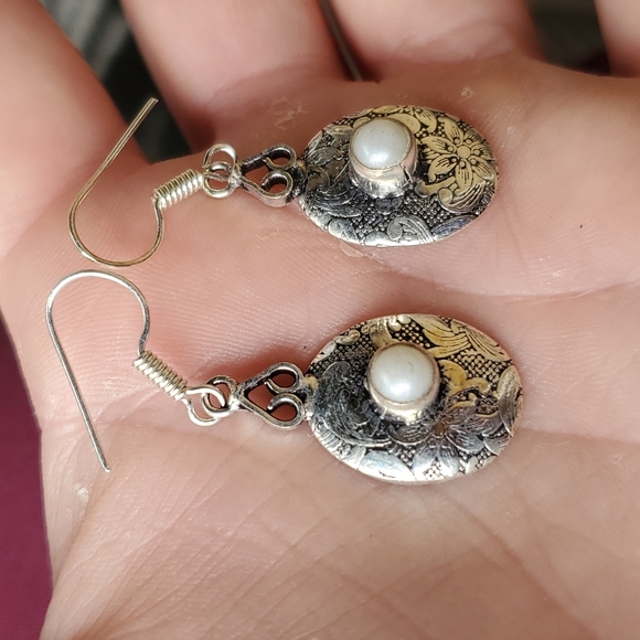 New Pearl Silver Earrings. - Picture 3 of 8